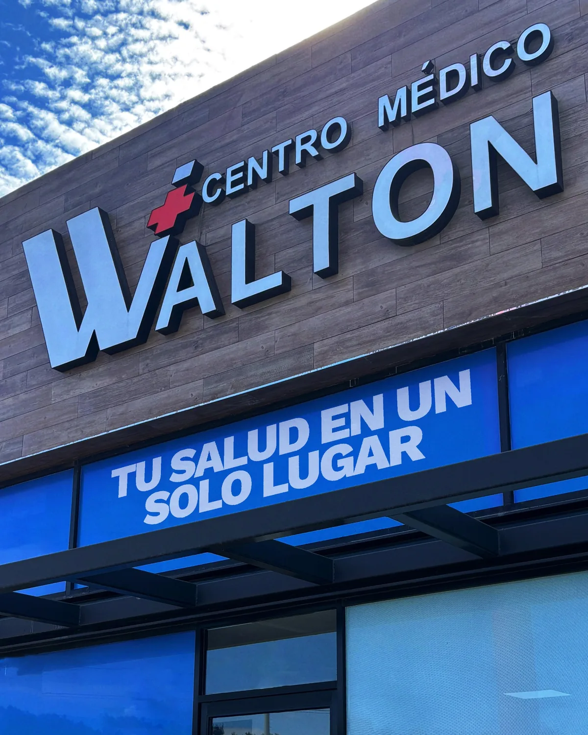 Fachada de Centro Médico Walton: Tu salud en un solo lugar